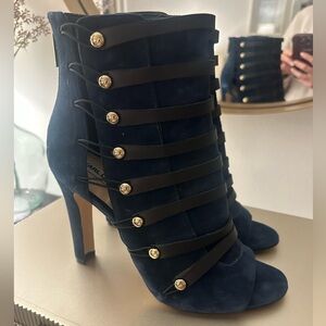 Karl Lagerfeld size 9 suede boots